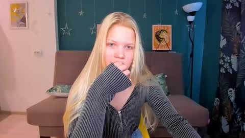 Chloe online show from 02-10-25, 09:25