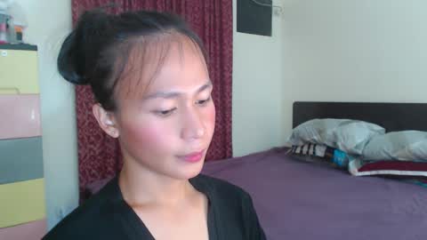 Snapshot of xlovely_destinyx chatting on 12-08-24, 05:44 Alice online show from 12-08-24, 05:44
