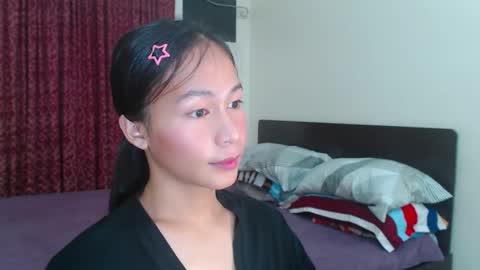 Snapshot of xlovely_destinyx chatting on 12-09-24, 08:01 Alice online show from 12-09-24, 08:01