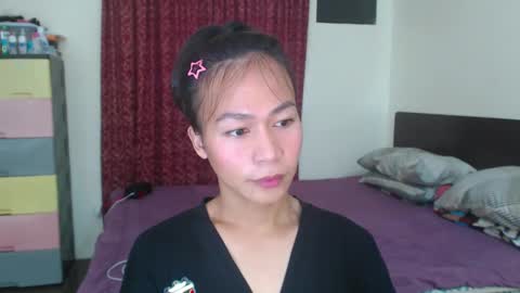 Snapshot of xlovely_destinyx chatting on 03-10-25, 04:57 Alice online show from 03-10-25, 04:57