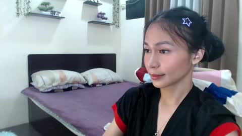 Snapshot of xlovely_destinyx chatting on 05-30-26, 07:11 Alice online show from 05-30-26, 07:11