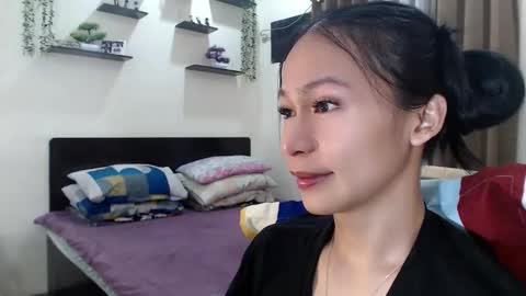 Snapshot of xlovely_destinyx chatting on 06-10-26, 09:57 Alice online show from 06-10-26, 09:57
