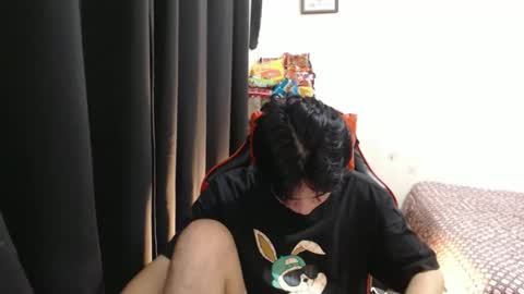 Snapshot of xluminous chatting on 01-05-26, 05:27 MIKAEL online show from 01-05-26, 05:27