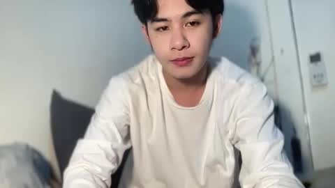 Snapshot of xluminous chatting on 02-14-26, 10:23 MIKAEL online show from 02-14-26, 10:23