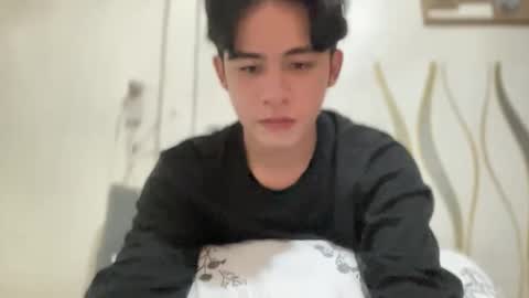 Snapshot of xluminous chatting on 04-05-26, 02:03 MIKAEL online show from 04-05-26, 02:03