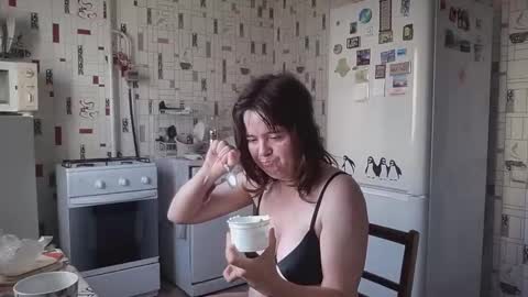 Luna online show from 09-22-25, 04:47