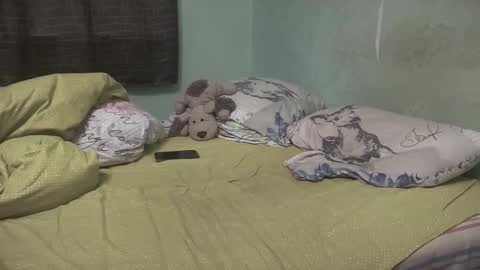 Luna online show from 10-19-25, 04:02