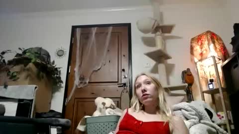 Snapshot of xmckennalynn chatting on 11-11-25, 06:02 xmckennalynn online show from 11-11-25, 06:02