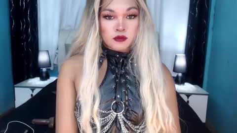 Snapshot of xnaughty_haileyx chatting on 01-14-25, 09:24 Hailey online show from 01-14-25, 09:24