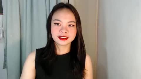 Snapshot of xo_worth_it chatting on 02-04-26, 12:05 nathalie online show from 02-04-26, 12:05