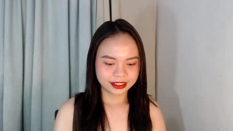 Snapshot of xo_worth_it chatting on 02-12-26, 12:16 nathalie online show from 02-12-26, 12:16