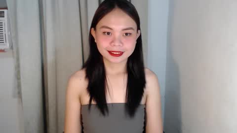 Snapshot of xo_worth_it chatting on 02-24-26, 05:38 nathalie online show from 02-24-26, 05:38