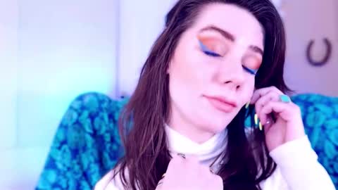 Bella Bondai online show from 03-25-26, 08:15