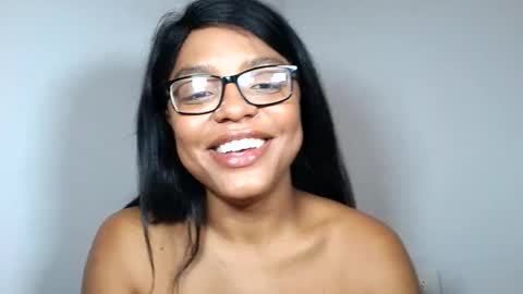 Snapshot of xoeewinters chatting on 12-16-25, 01:38 Xoee Winters online show from 12-16-25, 01:38