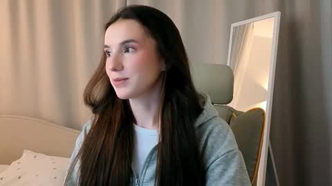 Snapshot of xolorene chatting on 02-15-26, 07:43 Jane online show from 02-15-26, 07:43