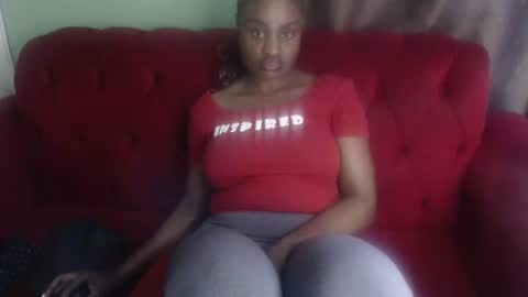 Snapshot of xowie1 chatting on 12-18-25, 09:15 Xoe online show from 12-18-25, 09:15