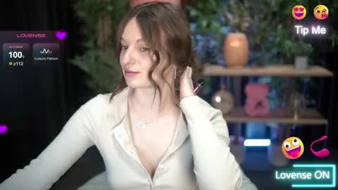 Snapshot of xoxo_molly chatting on 11-11-25, 12:10 xoxo_molly online show from 11-11-25, 12:10