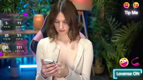 Snapshot of xoxo_molly chatting on 11-24-25, 08:30 xoxo_molly online show from 11-24-25, 08:30