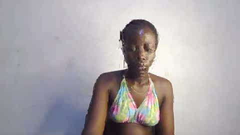 Snapshot of xoxo_sexyla chatting on 05-13-26, 01:47 Raya online show from 05-13-26, 01:47