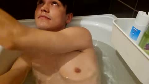 Snapshot of xoxoxoxox12 chatting on 12-08-24, 03:13 Mark online show from 12-08-24, 03:13