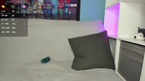 Snapshot of xoxoxoxox12 chatting on 01-14-25, 05:19 Mark online show from 01-14-25, 05:19