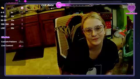 Snapshot of xravenstouchx chatting on 10-27-25, 04:27 Raven online show from 10-27-25, 04:27