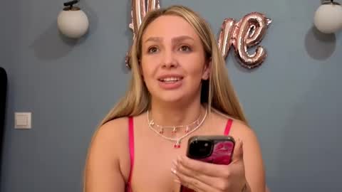 Snapshot of xsexycouples chatting on 03-07-25, 06:54 AnnaMaee online show from 03-07-25, 06:54