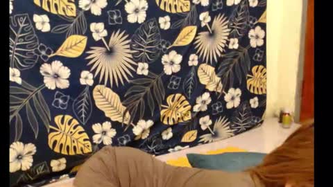 Snapshot of xsexyhotmomma69x chatting on 10-17-25, 02:52 merayel online show from 10-17-25, 02:52