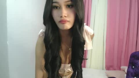 Snapshot of xsexyninedollx chatting on 09-22-25, 02:24 Cleo de nile online show from 09-22-25, 02:24