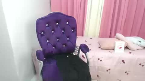 Snapshot of xsexyninedollx chatting on 09-24-25, 03:21 Cleo de nile online show from 09-24-25, 03:21