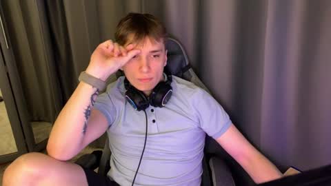 DerekHehe online show from 01-11-26, 08:25