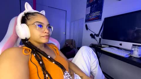 Snapshot of xstargazingx chatting on 12-05-25, 02:31 xStarGazingx online show from 12-05-25, 02:31