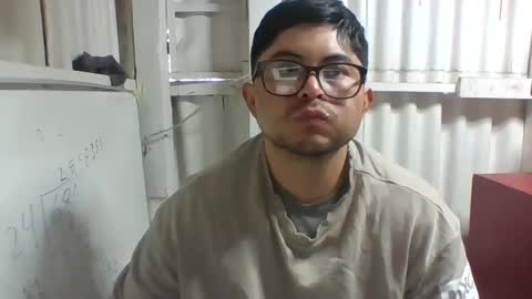 Snapshot of xstudiobog_90 chatting on 03-06-25, 04:07 xstudiobog_90 online show from 03-06-25, 04:07