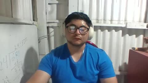 Snapshot of xstudiobog_90 chatting on 09-26-25, 09:08 xstudiobog_90 online show from 09-26-25, 09:08