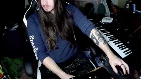 Snapshot of xthedamnedx chatting on 11-18-25, 01:04 GothBF online show from 11-18-25, 01:04