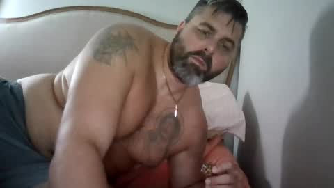 Snapshot of xtremo69 chatting on 08-08-26, 05:26 Daddy online show from 08-08-26, 05:26