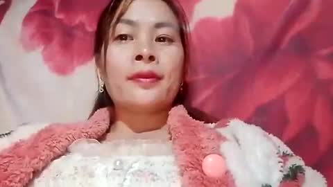 Snapshot of xuxulove00 chatting on 12-18-25, 01:06 xuxulove00 online show from 12-18-25, 01:06
