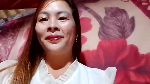 Snapshot of xuxulove00 chatting on 12-22-25, 01:35 xuxulove00 online show from 12-22-25, 01:35