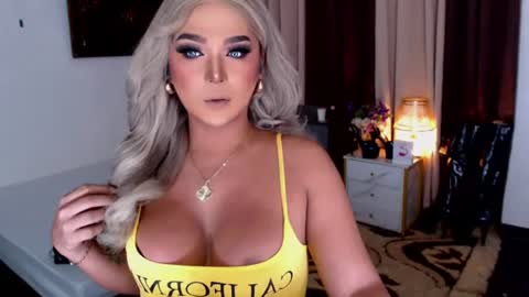 Snapshot of xworldclasskelly chatting on 07-11-26, 03:37 K E L L Y online show from 07-11-26, 03:37
