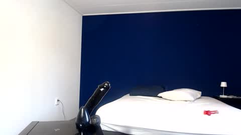 Snapshot of xx19hornyxx chatting on 02-16-25, 11:27 max online show from 02-16-25, 11:27