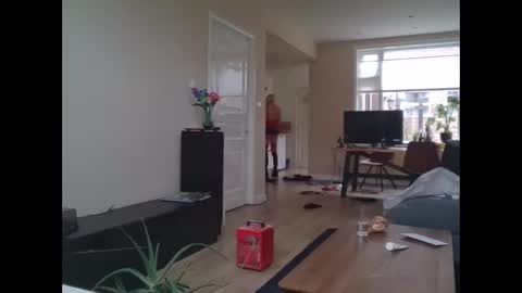 Snapshot of xx19hornyxx chatting on 12-20-25, 11:06 max online show from 12-20-25, 11:06