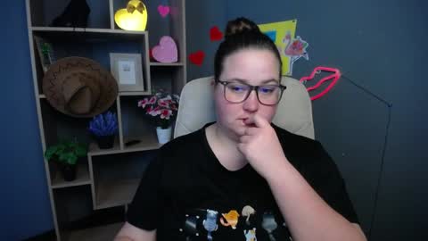 Snapshot of xx_daniella_xx chatting on 05-16-26, 10:36 xx daniella xx online show from 05-16-26, 10:36