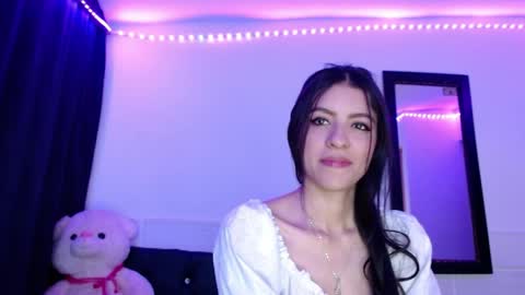 Snapshot of xx_johnson_xx chatting on 05-13-26, 06:55 VALE online show from 05-13-26, 06:55