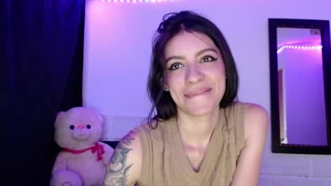 Snapshot of xx_johnson_xx chatting on 05-16-26, 10:36 VALE online show from 05-16-26, 10:36
