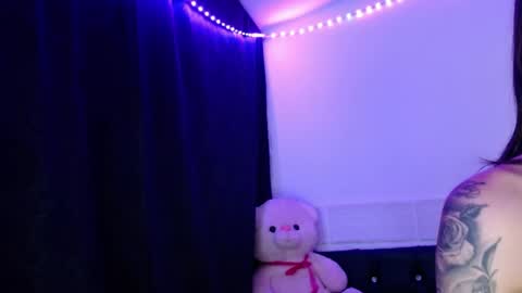 Snapshot of xx_johnson_xx chatting on 06-02-26, 04:58 VALE online show from 06-02-26, 04:58