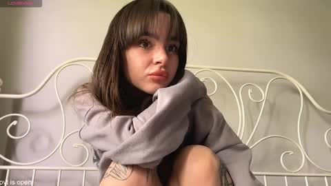 Lily online show from 05-18-26, 11:49