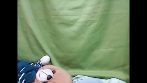 Snapshot of xx_winwin_xx chatting on 12-20-24, 08:28 Mariel online show from 12-20-24, 08:28