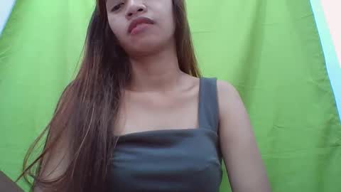 Snapshot of xx_winwin_xx chatting on 01-14-25, 11:27 Mariel online show from 01-14-25, 11:27