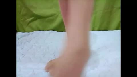 Snapshot of xx_winwin_xx chatting on 09-20-25, 04:35 Mariel online show from 09-20-25, 04:35