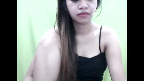 Snapshot of xx_winwin_xx chatting on 10-10-25, 10:31 Mariel online show from 10-10-25, 10:31